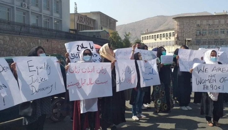 Kabil'de Afganistanlı Kadınlar Protestolarını Sürdürüyor