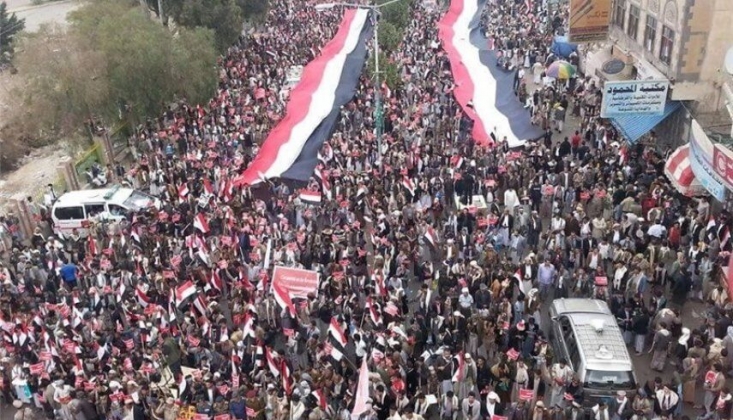 Yemen'de 21 Eylül Devrimi Coşkuyla Kutlandı 