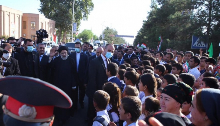İran, Tacikistan'la İlişkilerini Güçlendiriyor; İşbirliği Belgeleri İmzalandı