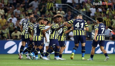 Fenerbahçe'de İki Futbolcu İle Yollar Ayrıldı