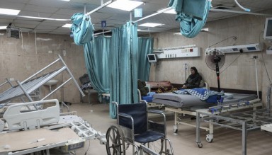 Soykırımcı İsrail Yine Hastane Bombaladı