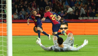 Dani Olmo, Barcelona'yı İpten Aldı