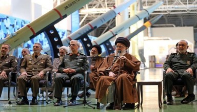 İmam Hamenei'nin Havacılık ve Uzay Sanayi Fuarı'na Ziyareti