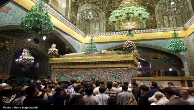 Hz. İmam Rıza (a.s) Türbesi Çiçeklerle Süslendirildi