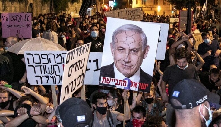 Binlerce İsrailli Netanyahu’ya Karşı Sokaklarda