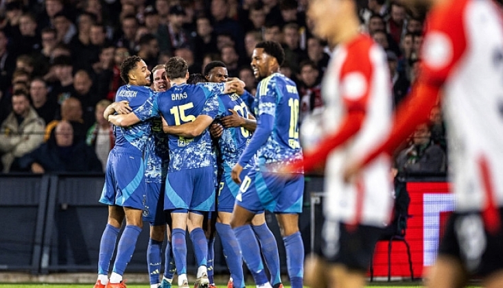 Ajax Ezeli Rakibini Yendi