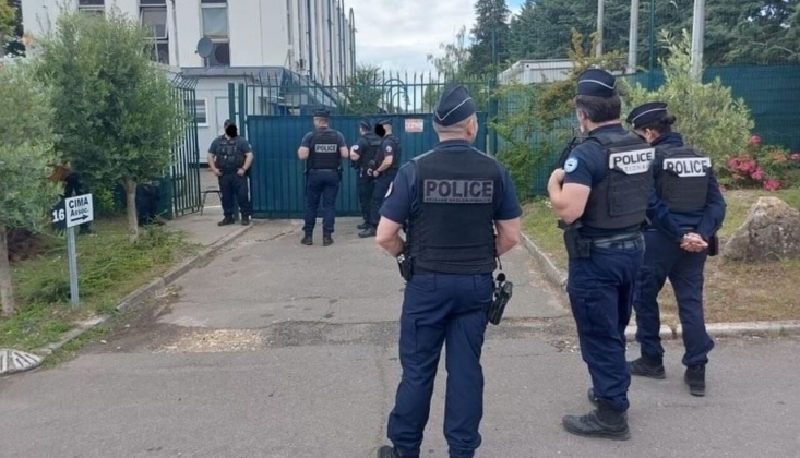 Fransa Polisi'nden Münafıklar Terör Örgütü'ne Baskın