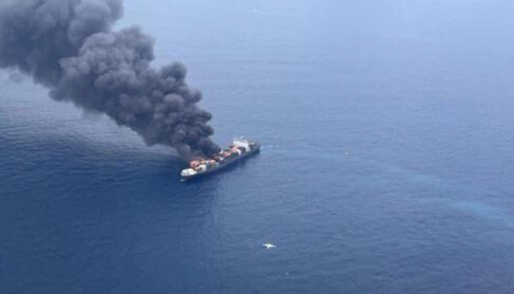 Katil İsrail’e Yük Taşıyan Gemi Yemen Açıklarında Batırıldı