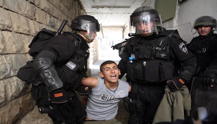 İşgal Güçleri 21 Filistinliyi Tutukladı 