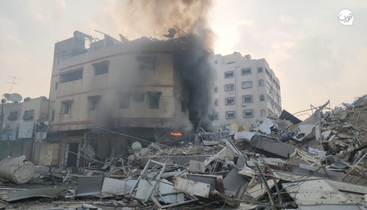Siyonist Rejim Gazze'de Sivillerin Sığındığı Bir Okulu Bombaladı