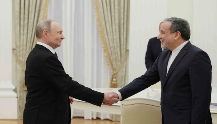 Putin, İran Dışişleri Bakanı ile Bir Araya Geldi