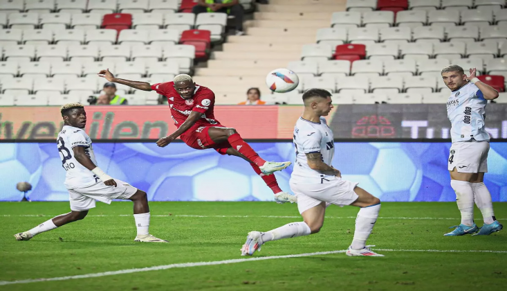 Antalyaspor 3 Puanı 90+8'de Kurtardı