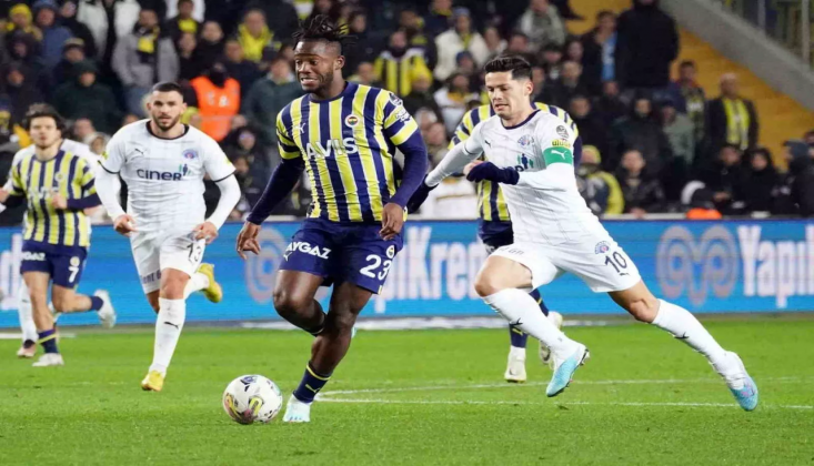 Valencia Şov Yaptı! Fenerbahçe Zirveye Göz Kırptı