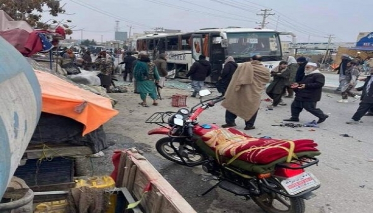  Afganistan’da Otobüse Yerleştirilen Bomba Patladı