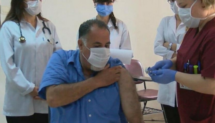Cerrahpaşa'da İlk Gönüllü Aşılama Yapıldı