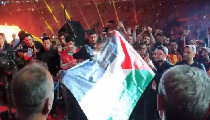 Galatasaraylı Yıldız Sahaya Filistin Bayrağı İle Çıktı!