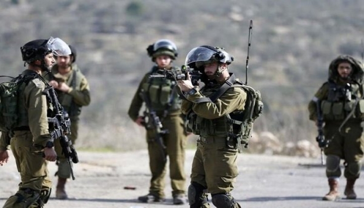  Siyonist Rejim Güçleri Filistinli Bir Genci Vurarak Şehit Etti