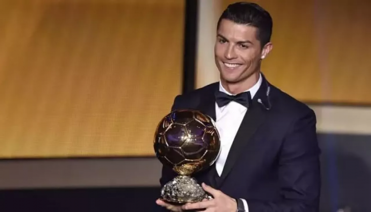 Ronaldo Ballon d'Or Ödülünü Sattı! Gelir Hasta Çocuklara Bağışlanacak