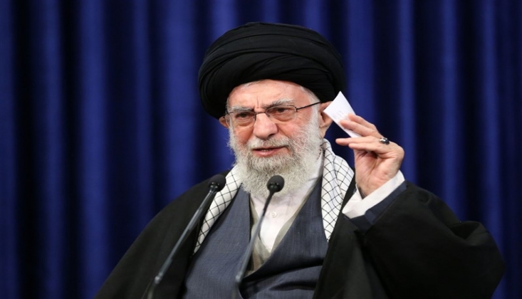 İmam Hamanei: Ali, Zülfikar’ıyla Hayber’e Dönüyor