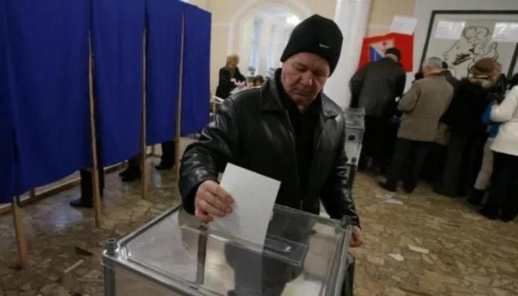 Ukrayna'da 4 Bölgede Rusya'ya Katılım Referandumları Başladı