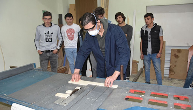 MEB, Mesleki Eğitim Merkezi Öğrencilerine Lise Diploması İmkanı Sağlayacak