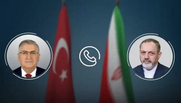 İran ve Türkiye Savunma Bakanları Görüştü