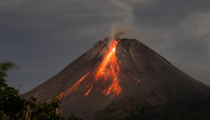 Semeru Yanardağı Patladı