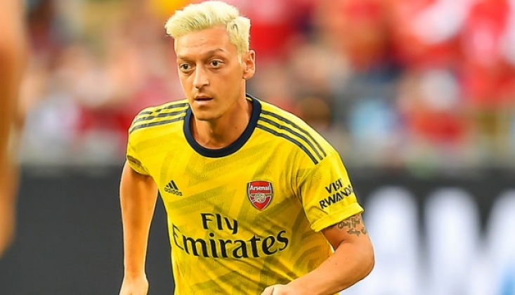 Mesut Özil'den Türkiye Sürprizi!
