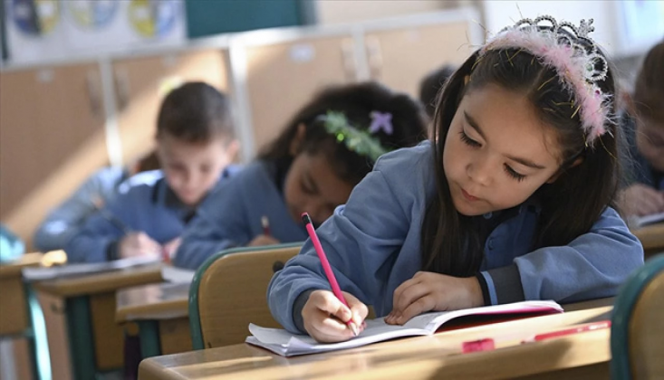 Depremzede Öğrencilere Eğitim Yardımı Sürecek