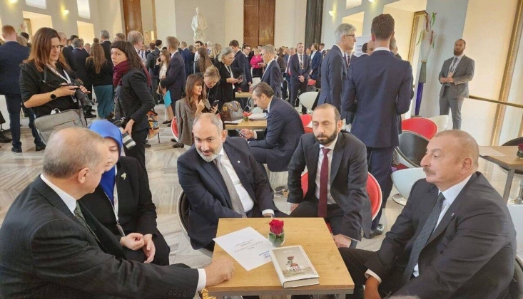 Erdoğan, Aliyev ve Paşinyan Prag'da Görüştü