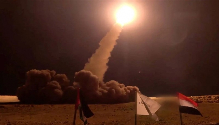 Yemen, İşgal Topraklarını Füzelerle Hedef Aldı