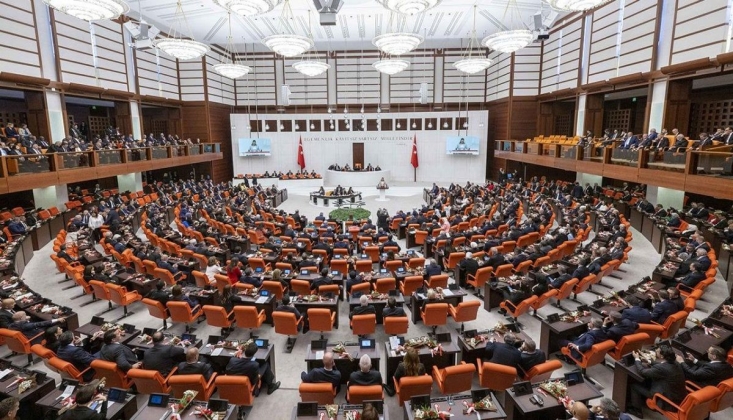Tartışmalı Ve Tepki Çeken İklim Kanunu Kabul Edildi