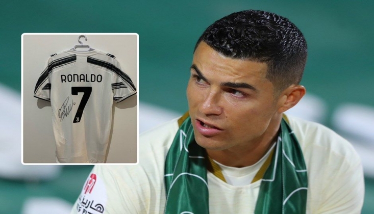 Ronaldo'nun İmzalı Forması Depremzedelere Destek İçin Satılacak
