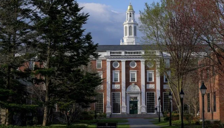 Harvard’a Kabul Alan Öğrencilere Vize Engeli