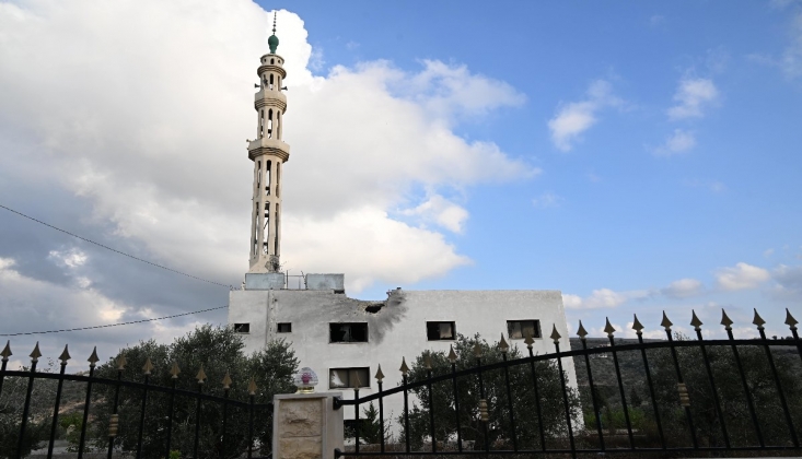  İşgalci Siyonist İsrail Lübnan'daki Bir Cami Ve Bazı Evleri Vurdu