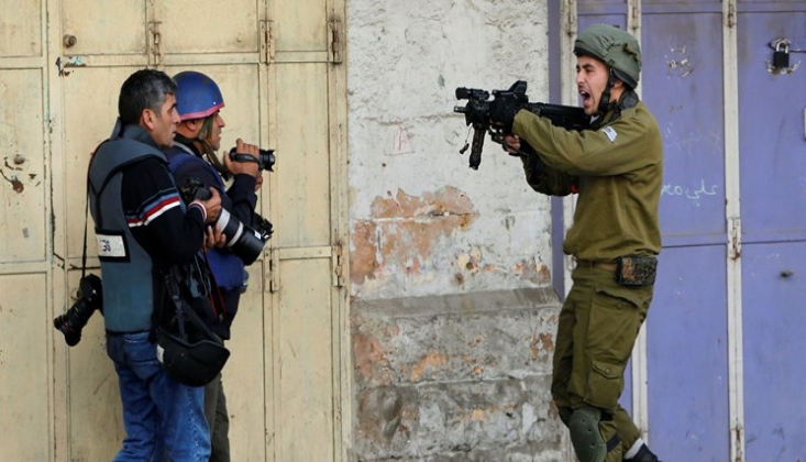 İşgal Rejimi Filistinli Gazetecilere Karşı Savaş Suçu İşliyor