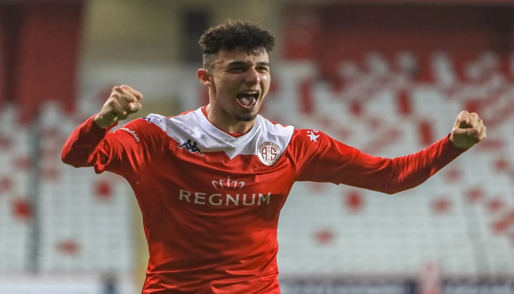 İşte Galatasaray'ın Gökdeniz Bayrakdar Transferindeki Teklifi!