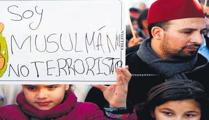 İspanya'dan Müslümanların Dini Bayramlarını Kamusal Alanda Kutlamalarına Yasak