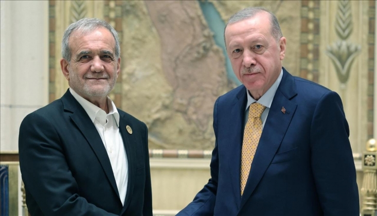 Erdoğan, Mevkidaşı Pezeşkiyan İle Görüştü