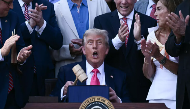 Trump’tan Zengine Vergi İndirimi, Yoksula Sosyal Yardım Kesintisi