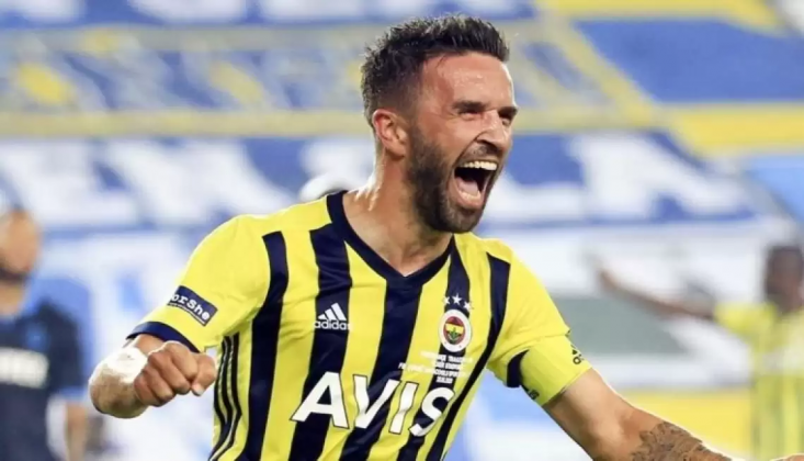 Gökhan Gönül'den Sürpriz İmza!