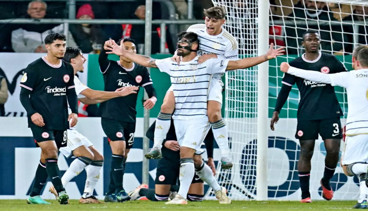 Bayern Münih'ten Sonra Frankfurt'u Da Elediler