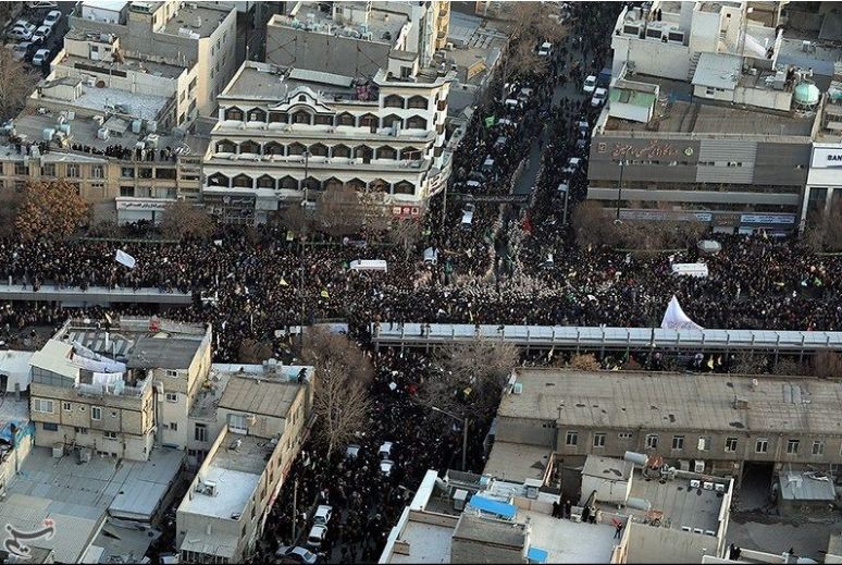 İmam Rıza'nın (a.s) Kutsal Türbesi Ziyaretçiye Açıldı