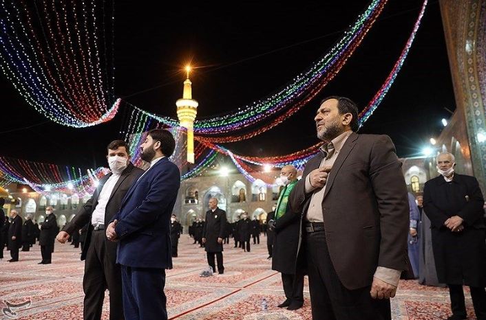 İmam Rıza'nın (a.s) Kutsal Türbesi Ziyaretçiye Açıldı