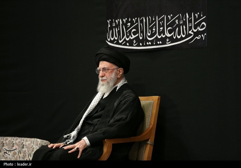 İmam Hamanei Tasua Gecesi Yas Merasimine Katıldı