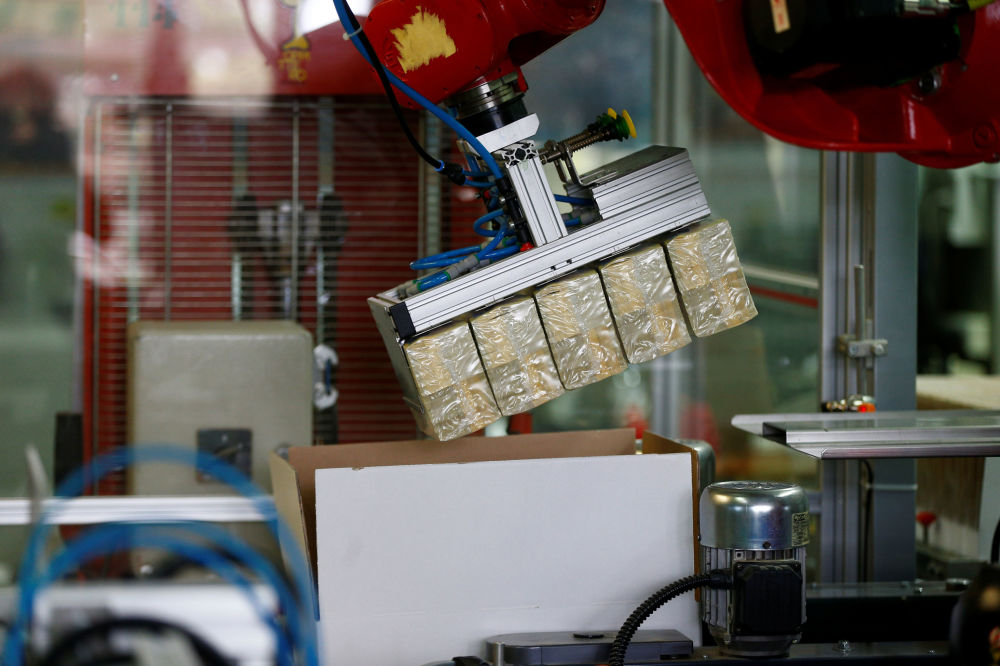 Yeni 100 ve 200 euro'luk banknotlar tedavüle girdi