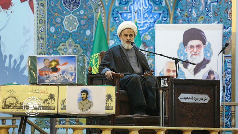 İran'nın Kum Kentinde Şehit Süleymani'yi Anma Töreni Düzenlendi