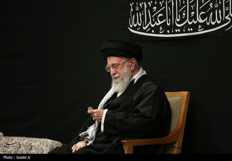 İmam Hamanei Tasua Gecesi Yas Merasimine Katıldı