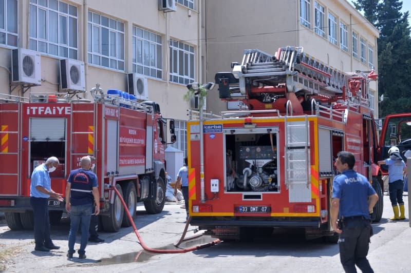 Mersin'deki Lisenin Kimya Laboratuvarında Patlama
