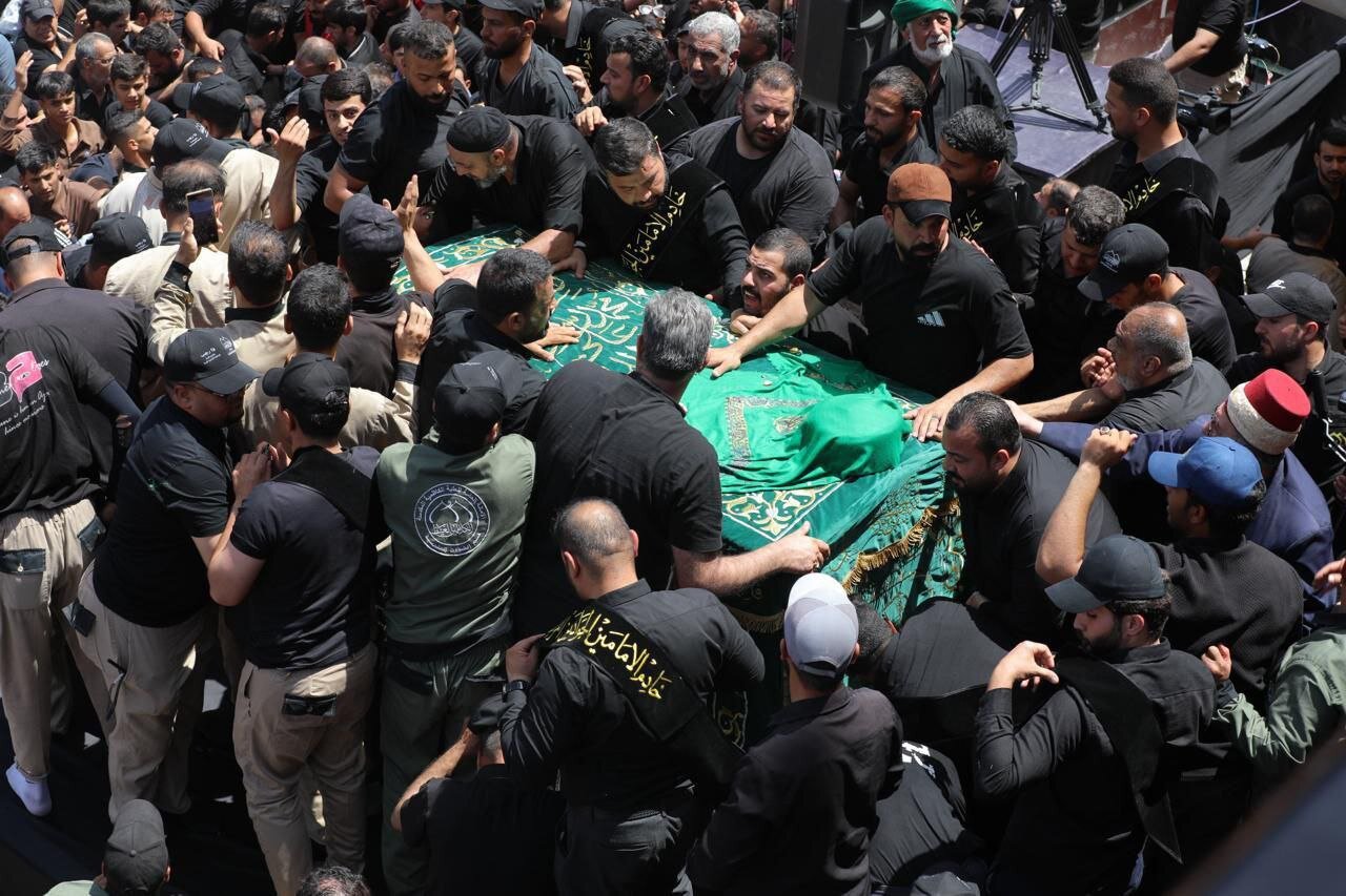 Kâzımeyn’de İmam Cevad (a.s) İçin Sembolik Cenaze Töreni